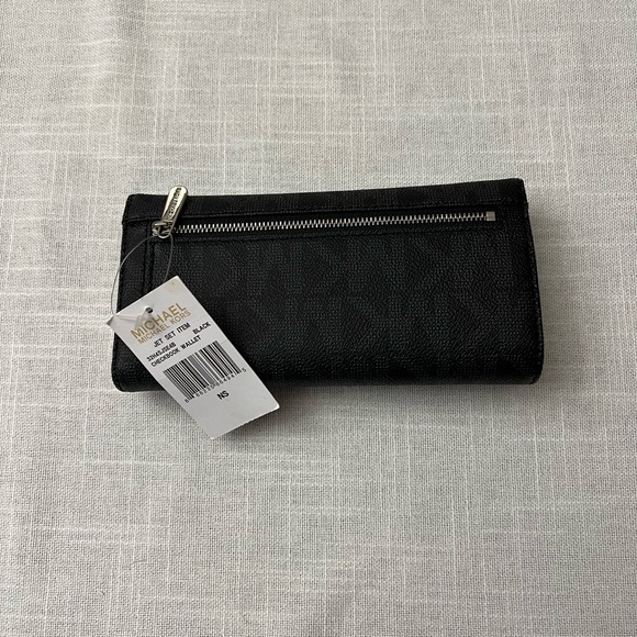 Michael Kors women's block logo checkbook wallet - Picture 3 of 4